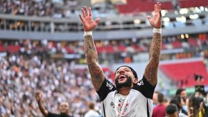 Najbolji strelac u istoriji fudbalskog nacionalnog tima Holandije objasnio zašto je koristio telefon u toku utakmice