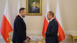 Poljski premijer Tusk predsedniku Navrockom: Ne derite se na novinare, nisu vas oni uvalili u rusko blato