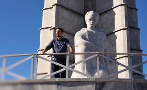 Pablo turista, Pedro artillero