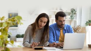 Multe farlocche a raffica, la truffa scorre via mail e sms. La Polizia locale: “Non pagate”