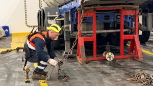 Gli esoscheletri entrano in porto. Nuova unione uomo-macchina per alzare i pesi senza fare fatica