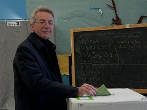 Referendum, il sindaco di Napoli capitale del No: «Un voto che ci premia. Il governo Meloni? Deve rimanere in carica»