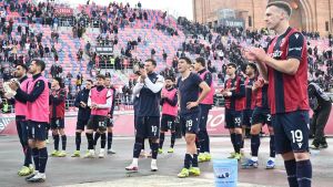 Il grande mistero del Bologna a due facce. Fuori è da zona Europa, in casa da zona rossa