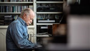 La vita geniale di un ‘collezionista di errori’: canzoni, amori e politica /