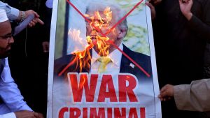 Iran, l'avventuristica incompetenza di chi ha voluto la guerra