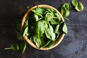 EWG Releases 2026 Dirty Dozen List: Spinach Tops Pesticide-Heavy Produce as PFAS 'Forever Chemicals' Detected