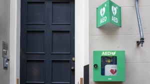 Tweede Kamer trekt 1,5 miljoen euro extra uit voor meer aed’s in arme wijken