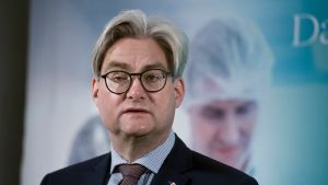 Venstre-koryfæet Søren Pind forudser to mulige regeringer: Håber virkelig ikke på det her!