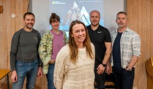 Vil ha pendlerfil, flere fergeavganger og turistene må betale