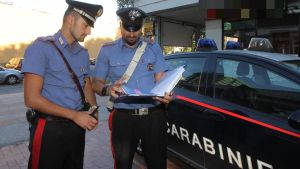 Portavano a casa il cibo buono e davano ai poveri quello scaduto: dieci volontari della Croce Rossa indagati