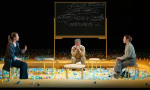 Igra o razmerju med utopijo in realnostjo