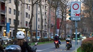 Quelle multe non sono valide, lo dice l’avvocato sanzionato 18 volte: “Scotch per segnalare il divieto? Non basta”