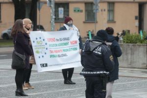 (PISMA BRALCEV) Mednarodno pravo zahteva dejanja, ne le besed