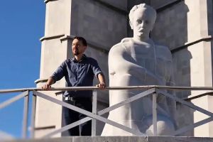 Tres Pablo Iglesias en Cuba