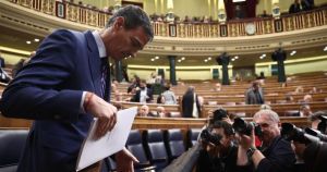 Sánchez reprocha a PP y Vox su 