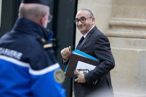 Délit d’inhalation du protoxyde d’azote, vidéo surveillance algorithmique, fouille sans réquisition… Laurent Nuñez livre sa nouvelle loi sécuritaire rebaptisée « Ripost »