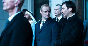 Zapanjujuće uvjerljiv Jude Law dominira kao Putin u inače prosječnom filmu