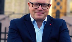 Folk i Møre og Romsdal skal få høreapparat raskere