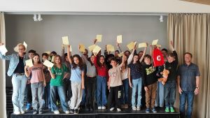 Neue Pausenengel unterstützen Mitschüler – Streit schlichten und Trost spenden im Schulalltag