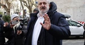 Il Csm gela Decaro: Emiliano non può fare il consulente giuridico della Regione Puglia