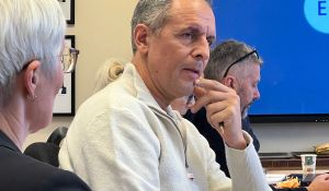 – Trump lyver. Overlever Blyverket?