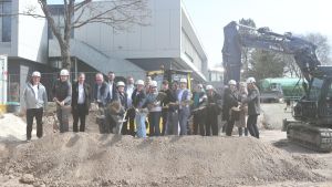 Glückliche Rektorin: Schulneubau an der Werkrealschule gestartet