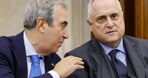 Lotito avvia una raccolta firme per sostituire Gasparri come capogruppo di Forza Italia al Senato