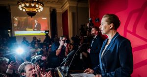 Valg i Danmark: En skadeskutt Mette Frede­riksen søker fornyet tillit