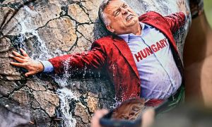 Škandali Orbanovih ne majejo prepričanih volivcev