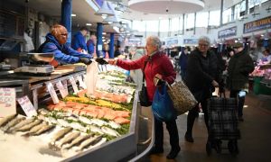 Oil slides 4pc amid fragile diplomacy signals