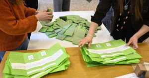 L'esercito dei giovani al servizio delle chimere ideologiche