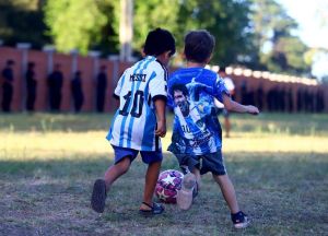 Zašto su fudbalski dresovi preskupi