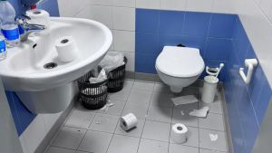 Mestre, sorpreso a farsi una dose in Pronto soccorso: aggredisce una guardia giurata