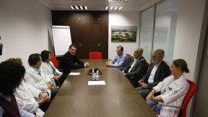 La nueva gerencia del área sanitaria de Oriente, con cabecera en Gijón, se pronuncia sobre el plan de ampliación de Cabueñes: 