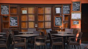 Stadt geht gegen Wirrwarr bei Werbetafeln vor