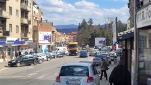 Kako izgleda predizborni Knjaževac: Radovi, mašine i pokoji plakat (FOTO)