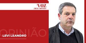 Tudo isto existe, tudo isto é triste, tudo isto é fado