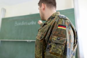 Das schießende Klassenzimmer: Wie die Bundeswehr massiv an Schulen wirbt