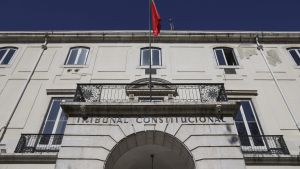 O Tribunal Constitucional entre a Justiça e a Política: repensar o modelo português