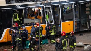 Tram 9, il vertice in procura un mese dopo il deragliamento. Pronta l’analisi della scatola nera: ora l’inchiesta si allarga