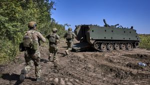 Ovo vojno vozilo je prvi put upotrebljeno u Vijetnamu, a i danas se masovno koristi na ukrajinskom ratištu