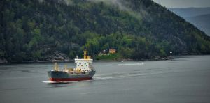 Quand le GPS devient une arme en mer : comment la guerre électronique menace les navires et leurs équipages