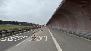 Lärmschutzwand an der B27: Fahrspur bei Hüfingen wieder für Verkehr freigegeben