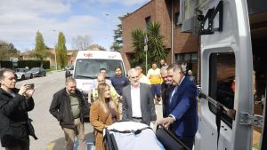 Asturias cuenta con tres nuevas ambulancias para casos complejos, como obesidades mórbibas o pacientes con ELA