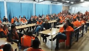 Radnici “Nove Ljubije” u masovnom protestu glađu: Noć proveli u radionicama i u kantinama, nema odustajanja od zahtjeva