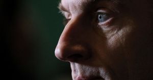 Francia, odio rosso: macronisti pentiti del minuto di silenzio per il giovane di destra