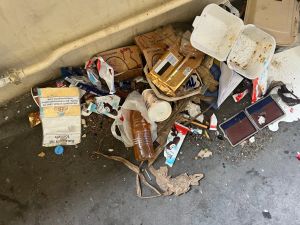 „Wir rufen nonstop die Polizei“: Gewobag-Mieter in Kreuzberg leben zwischen Spritzen und Fäkalien