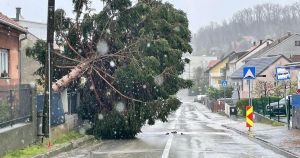 Vjetar će i dalje harati, evo kada se očekuje smirivanje. Još će se podebljati i snježni pokrivač