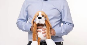 How a Huggy Dog Is Helping Children With Wartime Trauma