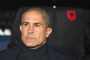 Com Sylvinho fora, pela primeira vez não haverá treinador brasileiro na Copa. Itália ainda tem chance